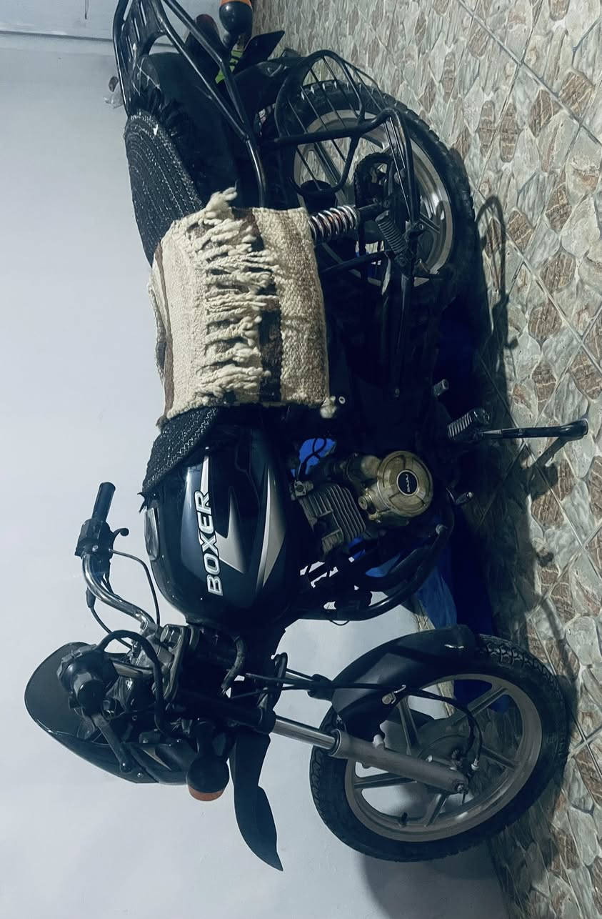 بوكسر موديل 17 مرقم ديالى
مكفولة بدون نقص وكاملـة
سعرها مليون و 100
دراجة مال جناي شاهد الله
***********
