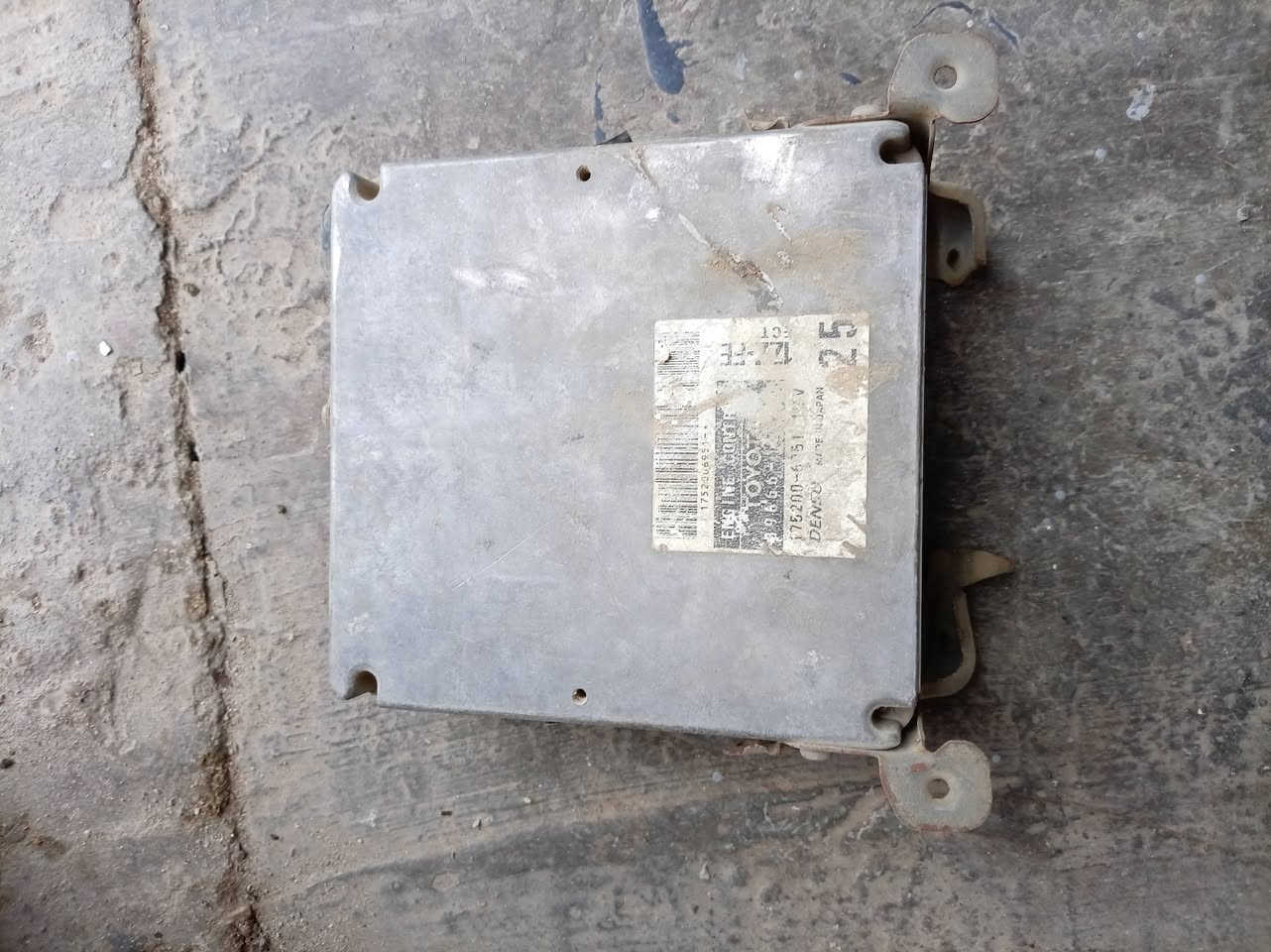 السلام عليكم عندي عقل مال كورله بيكاجو للبيع الاتصالات على الرقم ***********
