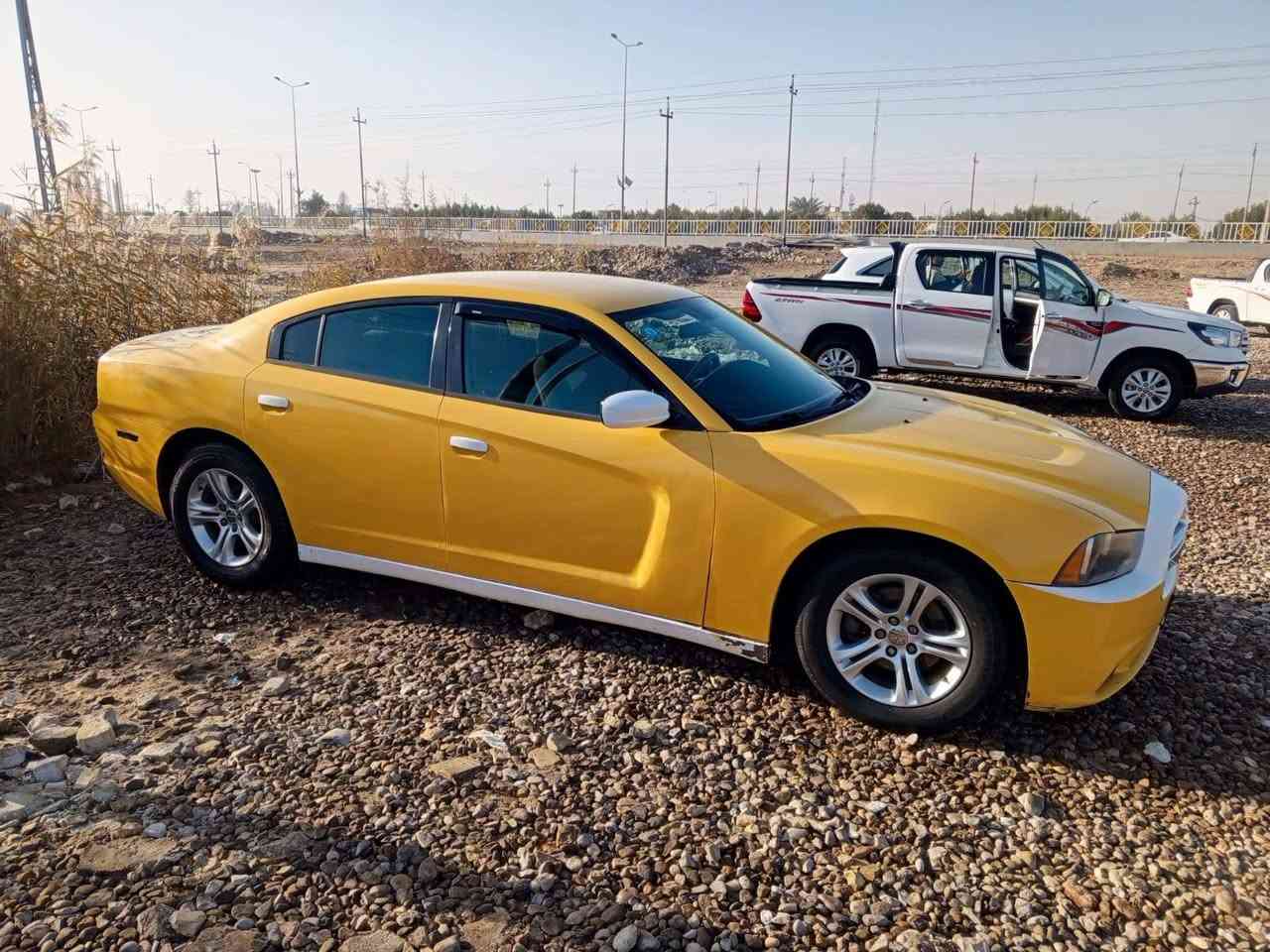 جارجر 2013 بدون ايرباك بدون حادث  ماعدا طخه بالايت الايمن كير مكينه حداديه 80 بالميه رقم صاحب السياره ***********
بمية وخمسة و اربعين وبيها مجال قليل
مكلف بالنشر
