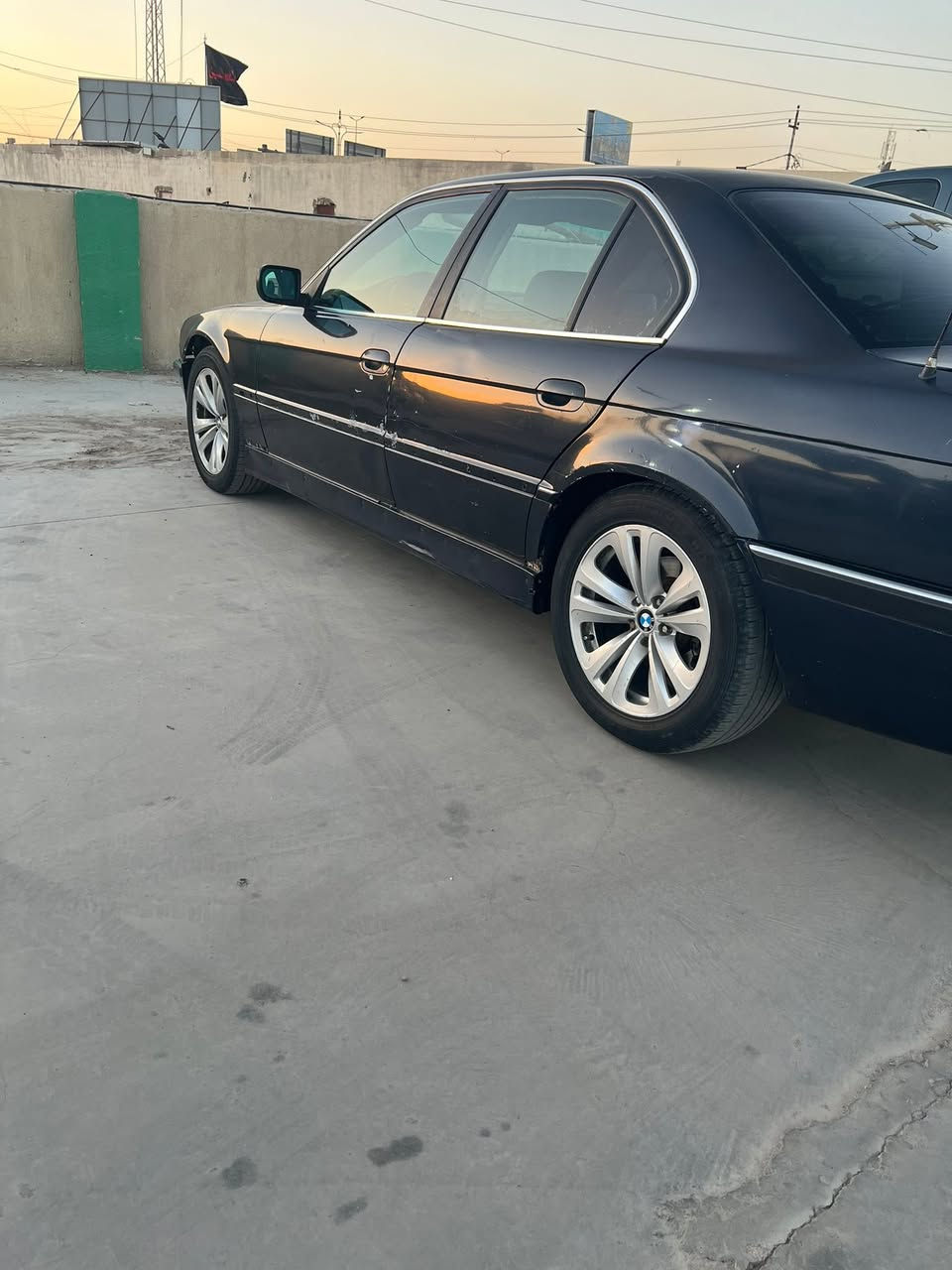 سلام عليكم بي ام خفاش موديل 96محدثه 2000رقم بصره تحويل مباشر سنويته منتهيه 740اصل 8ستندر سياره كير مكينه تبريد خير من الله تخم تاير جديد علمن السايره بيه جراد بل بنيد وا القماره علمن السياره مطلوبه غرامات مروريه 700الف بيع مستعجل بسبب ضرف معين السعر 55وا بيه مجال وا تنزل الغرامات من سعرها مكان السياره بصره الاستفسار اتصال عله هاذه رقم ***********
