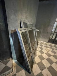 شبابيك ٣للبيع هذارقم صاحبهن 07733148588