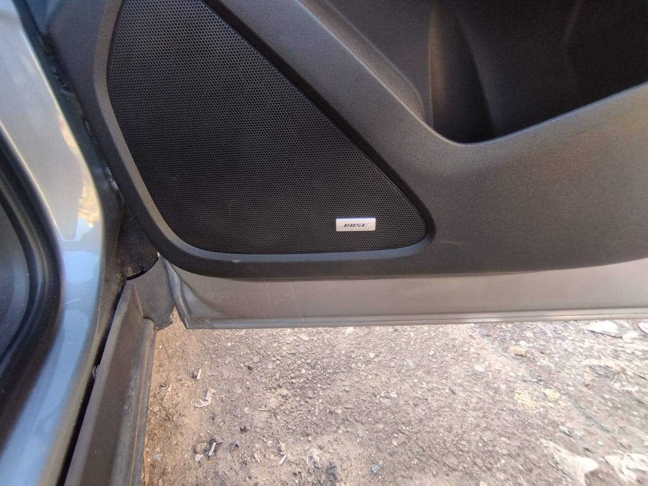 للبيع شيفروليت ايكونيكس بريمير
موديل 2023
الموقع : بصرة  
موبايل:***********

وارد أمريكي جاملغ وبنيد وشوية من اللغد الشاصي والعرضانية مابيهم شي  
الكيلومترات : 45000 ميل
نوع الهيكل: اس يو في
عدد المقاعد:5
نوع الوقود: بنزين
نوع ناقل الحركة: اوتوماتيك
سعة المحرك :1500 cc تيربو
اللون الخارجي: اسود 
اللون الداخلي: أسود
مواصفات أمريكية
الجمرك: مجمركة
طريقة الدفع: نقدا 
السعر 164 دولار

(المواصفات الداخلية):
زجاج كهربائي
تدفئة المقود 
سنترلوك
مكيف
كراسي مدفأة
نظام إنذار
AUX / USB مدخل 
شحن وايرليس سريع 
مشغل اسطوانات CD
مقاعد  جلد 
تحكم مقاعد كهرباء
مقاعد رياضية
تحكم مقود

(المواصفات الخارجية):
دخول بدون مفتاح
مرايا كهربائية
إطار احتياطي
مصابيح زينون
أنوار نهارية
مصابيح ليد
جنوط
نسخة رياضية
هوك امامي 
حساسات خلفية
بنوراما 

(المواصفات التقنية):
بروجكتر
مثبت سرعة
بلوتوث
شاشة لمس
مساعد الاصطفاف
تشغيل عن بعد
شاشة وسائط
نظام تعليق رياضي
تنبيه الاصطدام الامامي
فرامل ABS
نظام ملاحة / خرائط
تنبيه النقاط العمياء
قفل الباب تلقائي
أبل كار بلاي
تنبيه مغادرة المسار
كاميرا 360°
أندرويد أوتو
حساس ضغط الاطارات
 6 كاميرا
أوامر صوتية
دفلوك
مانع انزلاق
