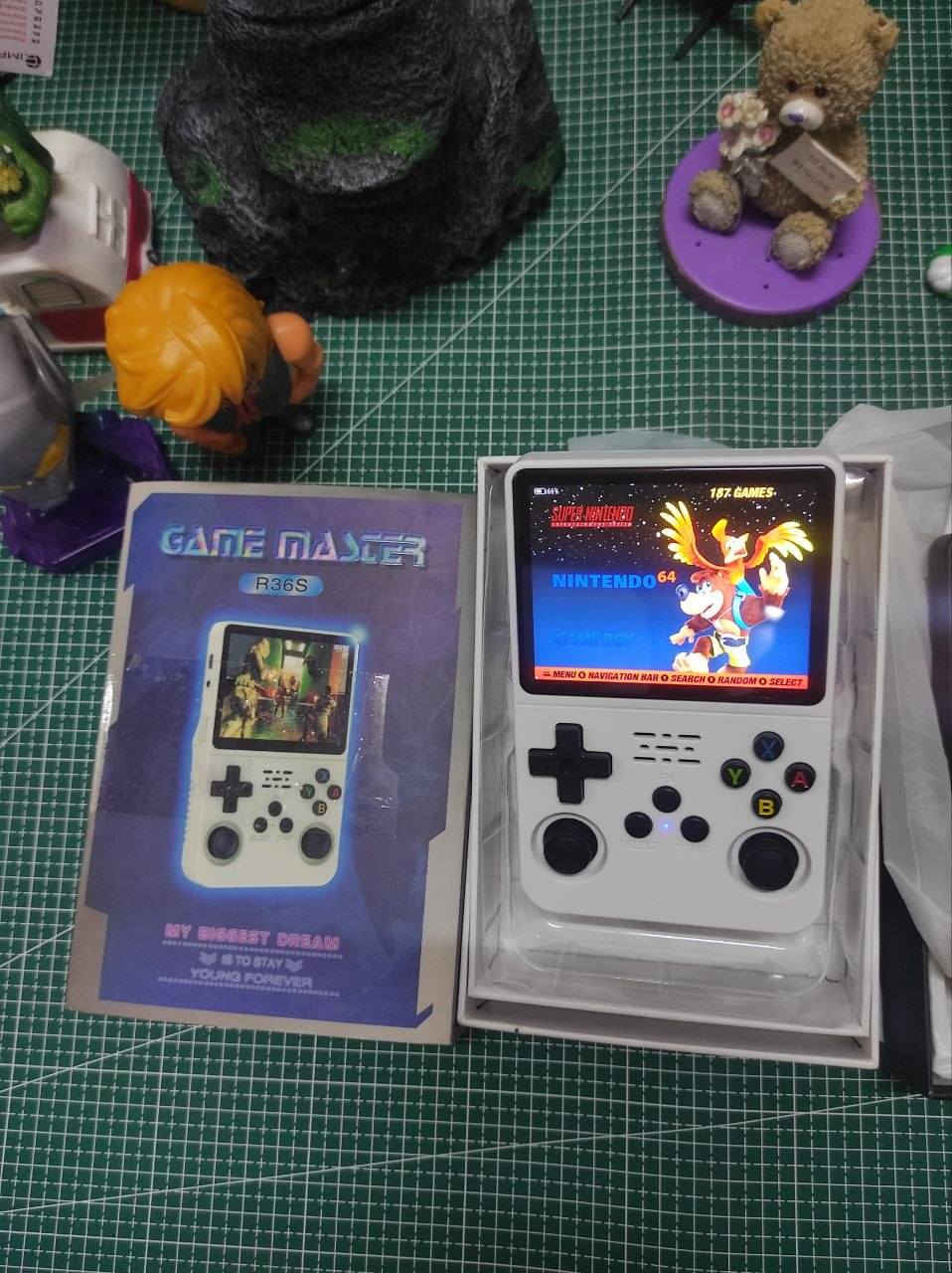 جهاز العاب جهاز العاب محمول ماركة - Game Master R36S -
بي اكثر من 10 محاكيات واكثر من 15 الف لعبة
الألعاب: يأتي مزودًا بمحاكي مسبق التحميل ويدعم الآلاف من الألعاب الكلاسيكية من منصات متعددة مثل PSP وPS1 وN64 وGBA وغيرها من المحاكيات المتوفره
من ضمنها العاب gta vice city - mortal kombat 
السعر 30 الف


**إذا كنت صاحب هذا الإعلان وتريد حذفه لأي سبب، رجاءا أرسل رسالة إلى الدعم الفني**