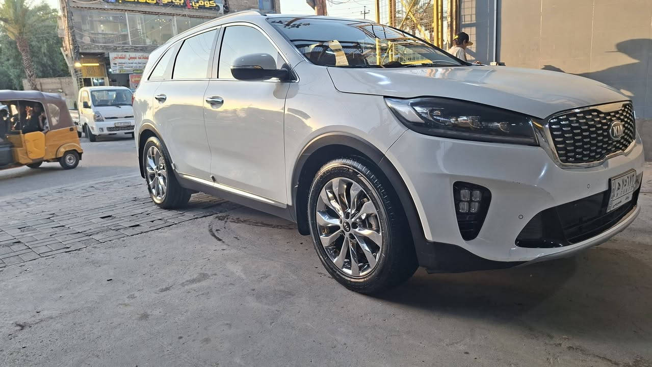 السلام عليكم
سورنتو للبيع موديل 2020 خليجي
ماشيه 64
 رقم بغداد باسمي 
بصمه تشغيل 
بصمه بيبان 
جنطه كهرباء 
كراسي كهرباء اماميه 
جي بي اس 
ويل كروم 19 
كامره خلفيه 
تحكم استيرن فول 
مري شفط وترحيب
 7 راكب 3 قطع تبريد  6 سلندر 
السياره كفاله بس البارد الموضح بالتقرير  
مكان السياره بغداد

رقم الهاتف ***********
السعر 242$ وبيه مجال حك الجيه
