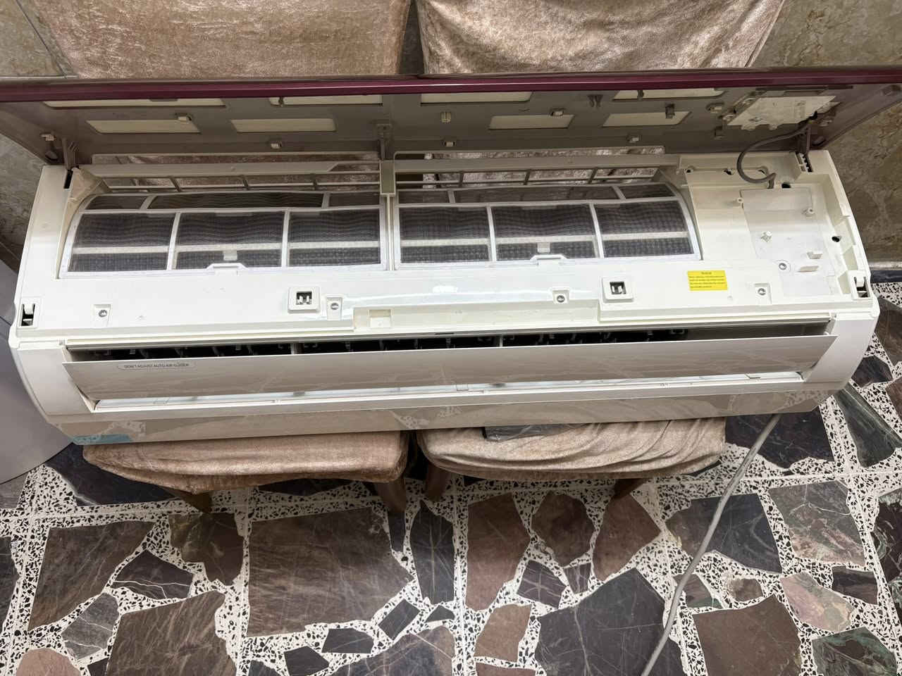 سلام عليكم
سبلت توسوت 1 طن حجم 13 
أنفرتر أقتصادي يشتغل على المولده 
3 أمبير حار بارد بلادي نظافته ٩٠٪؜
بلادي ممصلح غازه مقفل 410
ظمان 20 يوم
السعر  ٣٥٠ الف
بغداد حي الجامعه 
***********
