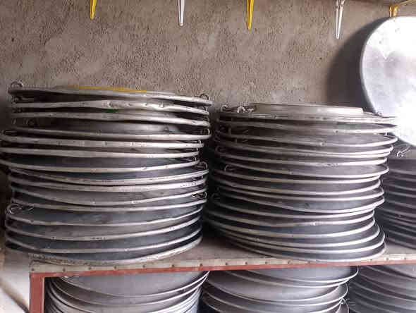 السلام عليكم صحون للبيع حجم 75 
نضافة 70٪. عدد 24 سعر الواحد 10 وبي مجال 

طبلات نضافة 85٪. عدد 110 سعر الواحده 2000 وبيها مجال مكان نجف ناحية القادسية. ***********
