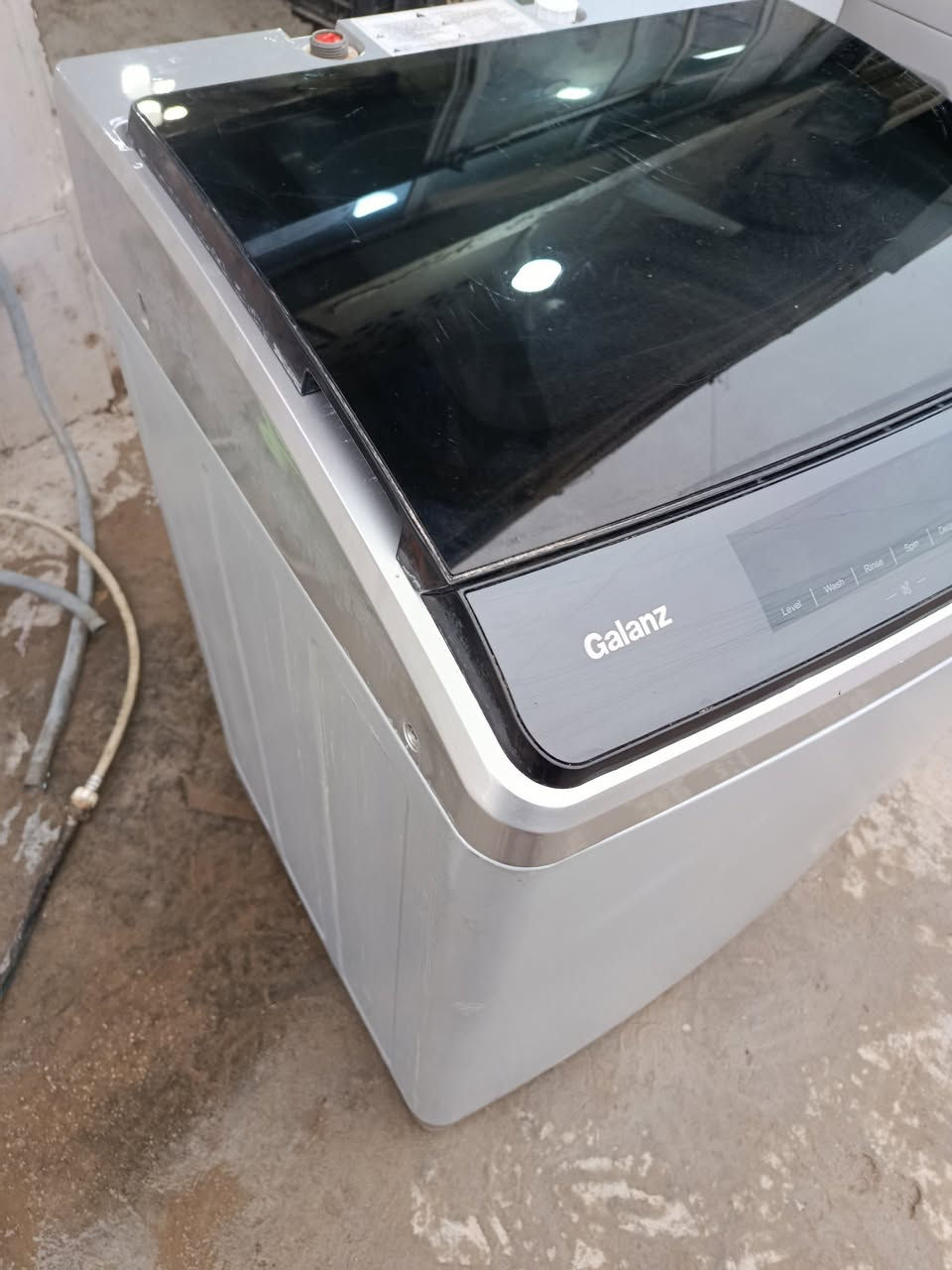 غسالة أوتوماتيك حجم ١٥ جدا نظيفه و ضمان سنة حديثة لمس نوع كالانز الحافظ بيها ذاكرة باب نظام حماية 
وهايدروليك ب ١٥٠  توصيل مجانا داخل بغداد 
***********
بغداد دورة المهدية الاولى عبدالعزيز للغسالات 
***********
