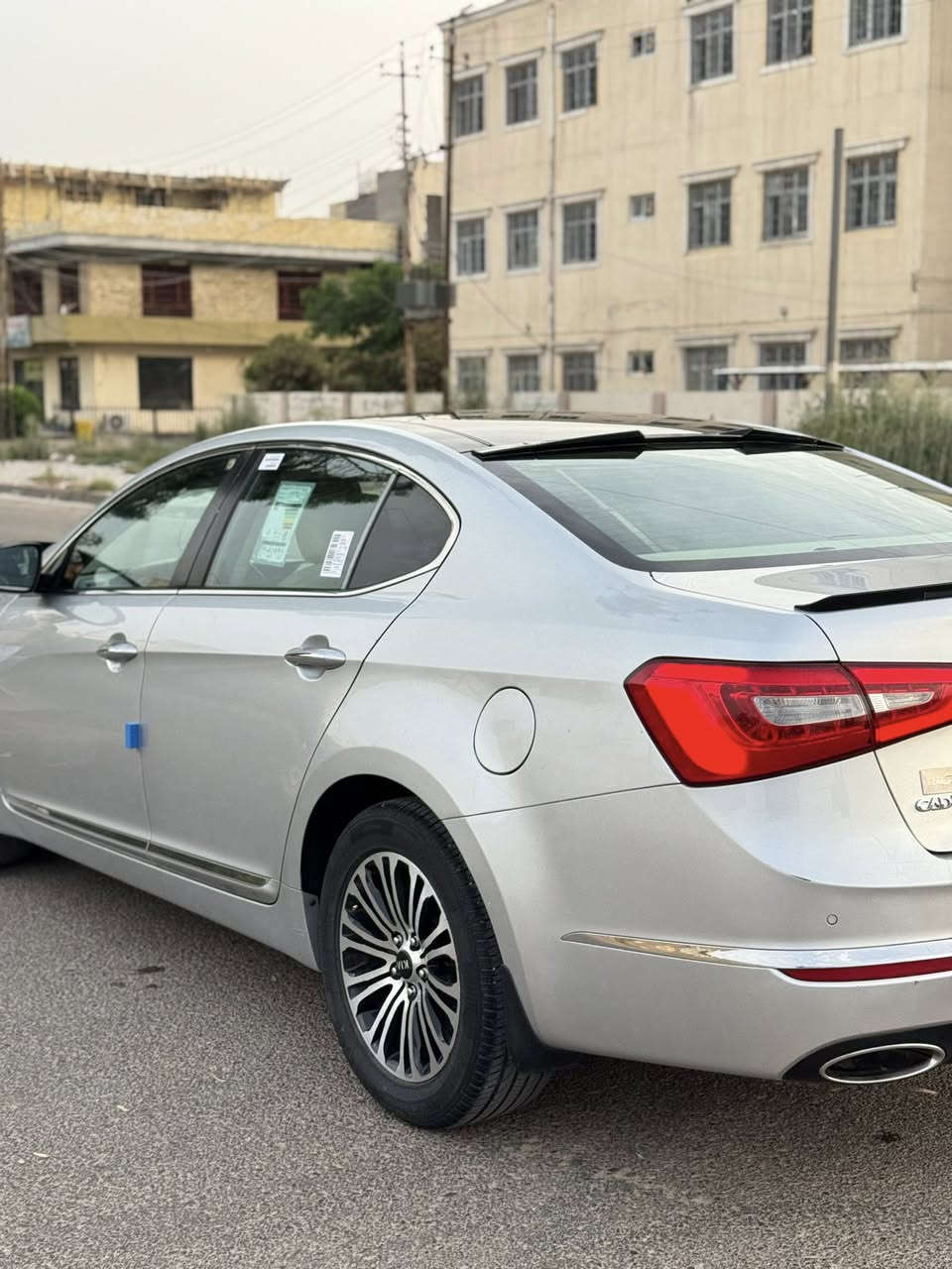 السلام عليكم للبيع كادنزا 2015 خليجي VIP   فول مواصفات بيها جاملغ صبغ فقط محرك 6سلندر رقم سليمانية باسمي شرط التحويل السعر 120$$ بيها مجال بسيط 

للاستفسار اتصل 
***********

مكاني بغداد
