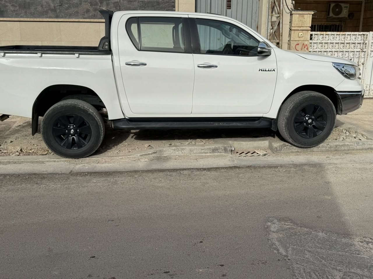 السلام عليكم تيوتا 2016 عالي محرك 2700  كير اوتو سياره مكفوله بيهه بس بارد بل بدي محرك كير تبريد صدر تايرات كفاله ترايه كلش حلو سياره احلى من صور  شاشه جبيره كأمره حساس تبريد ثلج هوك سحب بيه درع امامي ستيل فوريل انظمه قياده رقم اربيل بسمي تحويل ثاني يوم السعر 250 وبيهه مجال العنوان بغداد المنصور اتصال ***********  واتساب ***********
