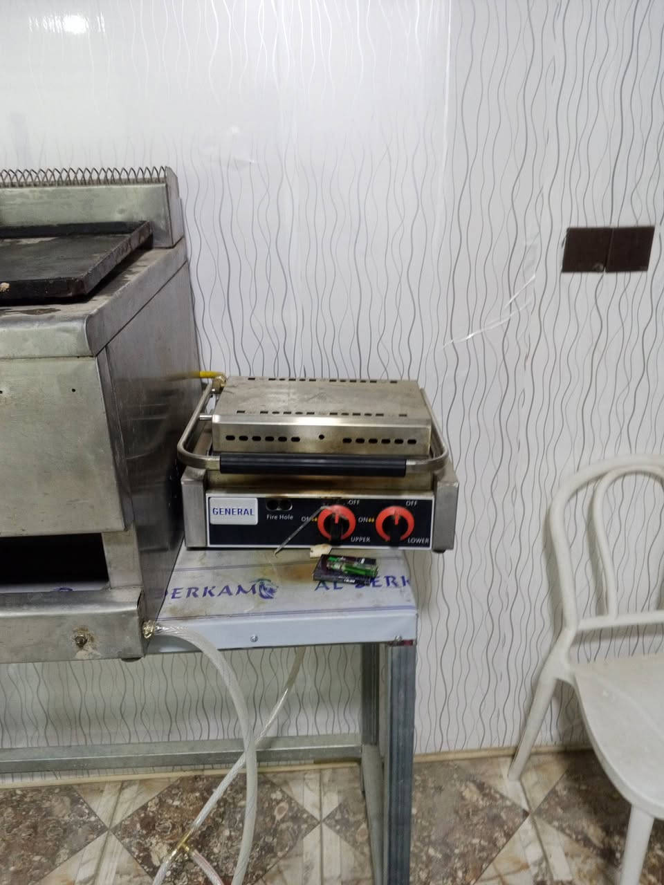 غراض مطعم للبيع مكاني ديالى الخالص رقم الهاتف ***********
