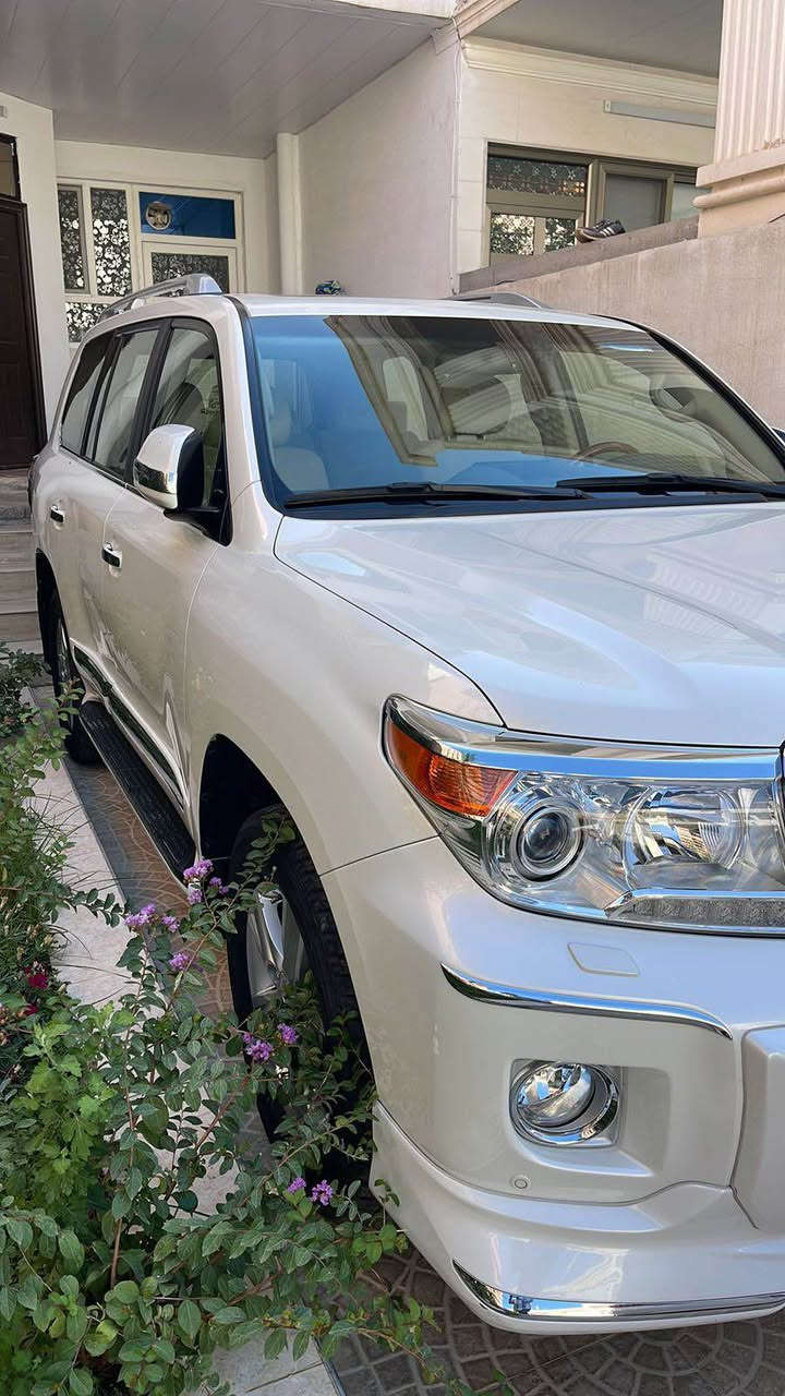 تويتا لاندكروز موديل ٢٠١٤ بريم بي سبوغ ١١٢ هةزاري عةقيقي رؤيشتوة ٤تاي دنلوپي شريكةي لةسةرة سيرفسي كاملي شريكةي بؤ كراوة سةنةوي هةزةي تاكو ٢٠٣٠ نوي كراوةتةوة هةموو شتكيي لةسةر دةقي شةريكةي ماوةتةوة نرخ نامة بنيرة *********** شقلاوة, أربيل
