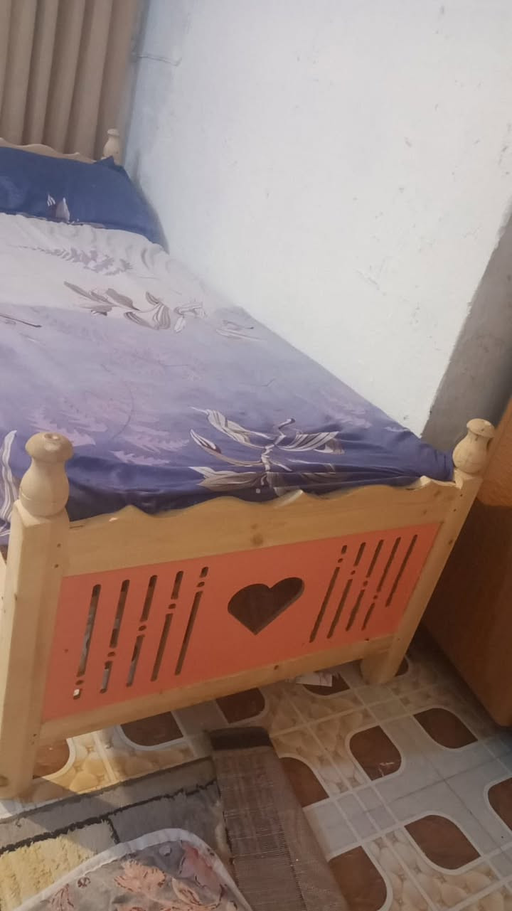 اغراض للبيع رفوف ١٠٠  وطباج ٧٥ وسرير ٧٠ وبيهم مجال مكان حي اور


**إذا كنت صاحب هذا الإعلان وتريد حذفه لأي سبب، رجاءا أرسل رسالة إلى الدعم الفني**