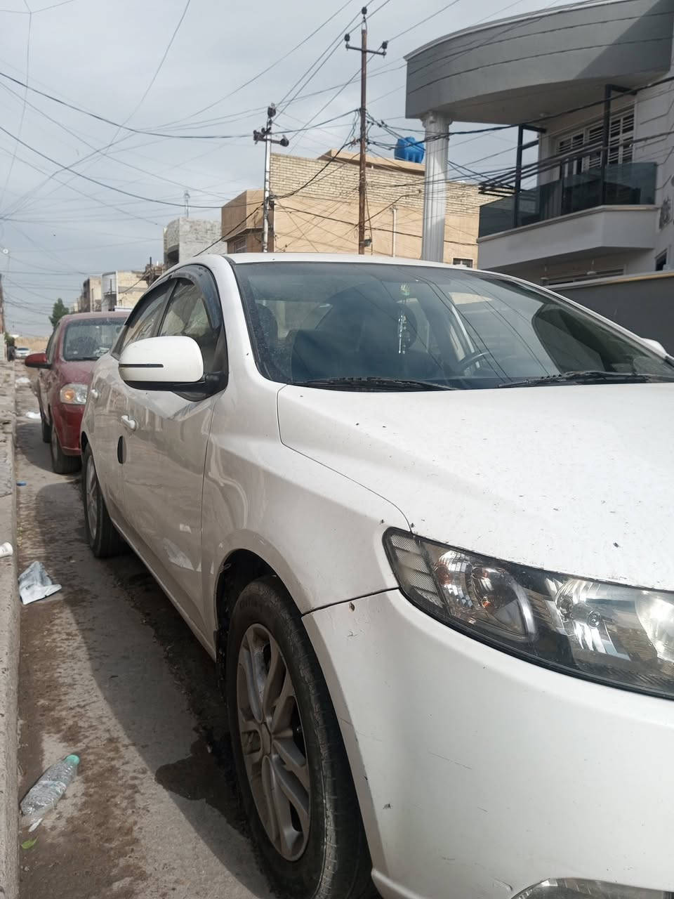 كيه سيراتو 2011 خليجي مكفوله من الضربه بيه رصعات كم رصعه محرك جديد 1600 فتحه سقف مري شفط ماشي 250 الف بيه معجون بل هلال لخلفي اثر خياس غير متواجد عل فيس *********** بغداد
