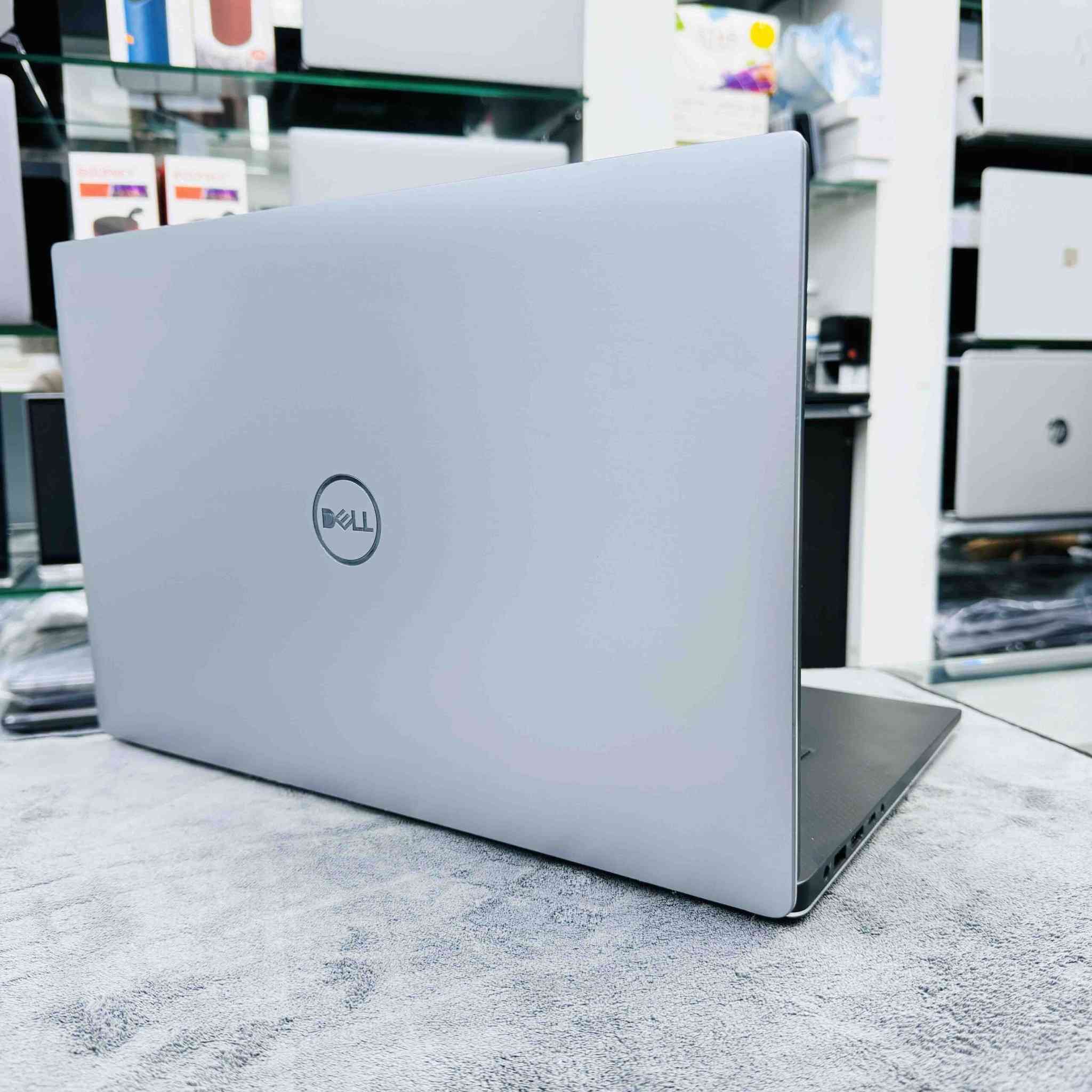 #الوحش لابتوب وورك ستيشن Dell Precision 5540

اللابتوب اخو الجديد، نسخة البرزشن ( كور i9 ) معروفة بالتحمل و الاداء العالي جداً، خاص للشعل المكثف و برامج التصميم و الهندسة و الألعاب.

المعالج رهيب : كور i9 من الجيل التاسع بأعلى و أقوى فئة ( H ) و فئة H تعني: High Performance أي (فئة الأداء القوي) وهذه الفئة خاصة للإلعاب وبرامج التصاميم والهندسة.

الرامات : 16 كيكا 

المساحة : 512 كيكا نوع SSD NVMe (أسرع من SSD العادي إللي هو أصلاً سريع)

#كارتين_شاشة:

الأول كارت داخلي: أحدث نوع (ألترا أتش دي - UHD) حجم 8 كيكا

الثاني كارت خارجي: NVIDIA Quadro T2000 حجم 4 كيكا أسرع وأقوى فئة T2000 (يشغلك الألعاب والبرامج القوية بكل سلاسة)

حجم الشاشة 15.6 فول دقة Full HD (تشبع لوني رهيب + حواف سلم)

الدل البرزشن (كور i9) غنية عن التعريف، جهاز كلش قوي .. تكدر تبحث عنه و تشوفة بالمراجعات و قوته بالبرامج و الألعاب.

#برامج_منصبة_باللابتوب:

- مجموعة الاوفيس كاملة

- مجموعة الادوبي 

- برامج مشاهدة افلام ومباريات كرة القدم (شبكتي و سينمانا) 

- مواقع تواصل اجتماعي 

- كيم لوب

- ستيم 

- اوتوكاد 

#السعر 890 ألف مع #سيت_ملحقات (حقيبة + ماوس + ماوس باد + هدفون + الشاحن)

بغداد حي العدل (توصيل #مجاني بكل العراق)

للتواصل واتساب ***********
