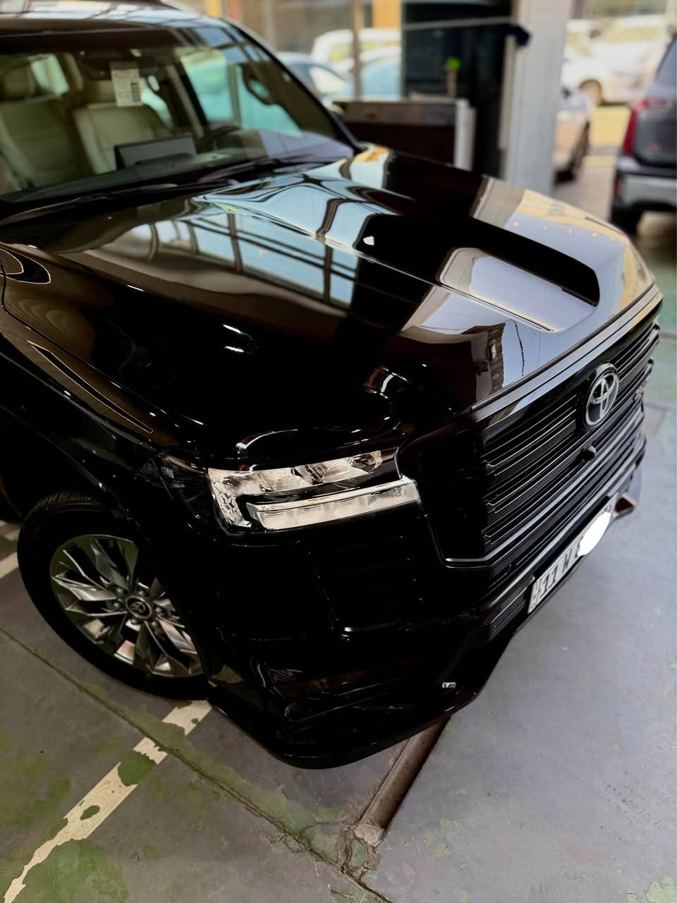 لاندكروز 2024 لمتدد 
 💎Black Edition 💎
(إصدار بلاك إيديشين الخاص)

بسعر جدا مناسب 

ملاحضه : السياره مكفوله كفاله عامه من 
               الفتح والصبغ والبارد على وضع 
               الشركه جاهزه 100‎%‎ انشالله 
              وبالخير عالياخذه .

ماشيه 30Kmالف ✅ 

-محرك 4000تنفس طبيعي 
-شاشة عرض كبيرة مقاس 12.3 إنش مع -نظام خرائط متطور. 
-كاميرات 360 درجة مع نظام رادار وتحديد مسار 
-إضاءة LED كاملة مع خاصية السيكوينشل (الإشارات المتحركة).
-3شاشات 
- ثلاجه 
-كشنات تبريد 
وانشالله مواصفاتها معروفه البلاك ادشن 

رقم بغداد 
باسمي تحويل مباشر 
مكاني بغداد

للاستفسار:
***********
*********** بغداد, العراق
