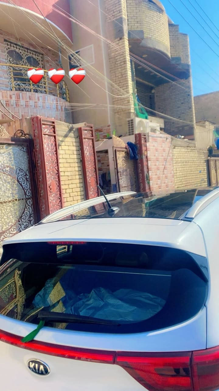 سبورتج 2018خليجي
محرك2000
لمتددGt
ستيرن حرفD
تبريد قطعتين 
السياره جاهز من كل شي 
بعدها ع بلاد كير محرك بلاي مكفولات 
كشنات جلد ومخمل حمصي 
داخل السياره لو حمصي المرغوب 
شاشة وكاميرا وحساس امامي وخلفي 
رقم بغداد اضافه الرقم مميززز بدون صبغ 
بانوراما كامله ع جميع السياره 
ثلاث انظمه قياده 
مود درايف 
السياره نظيفه 
السعر190بيهه بسيط 
مكانه بغداد *********** اخوان مفحوصه جديده  سياره بس صار عندي ضرف الله ايكفيكم الشر
