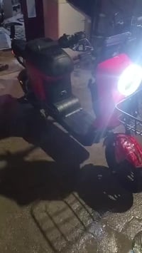 R9للبيع نضافة 95٪ دراجة نضيفة بس متوازي علة بيعتهة السعر ٣٠٠ وبيهة مجا...