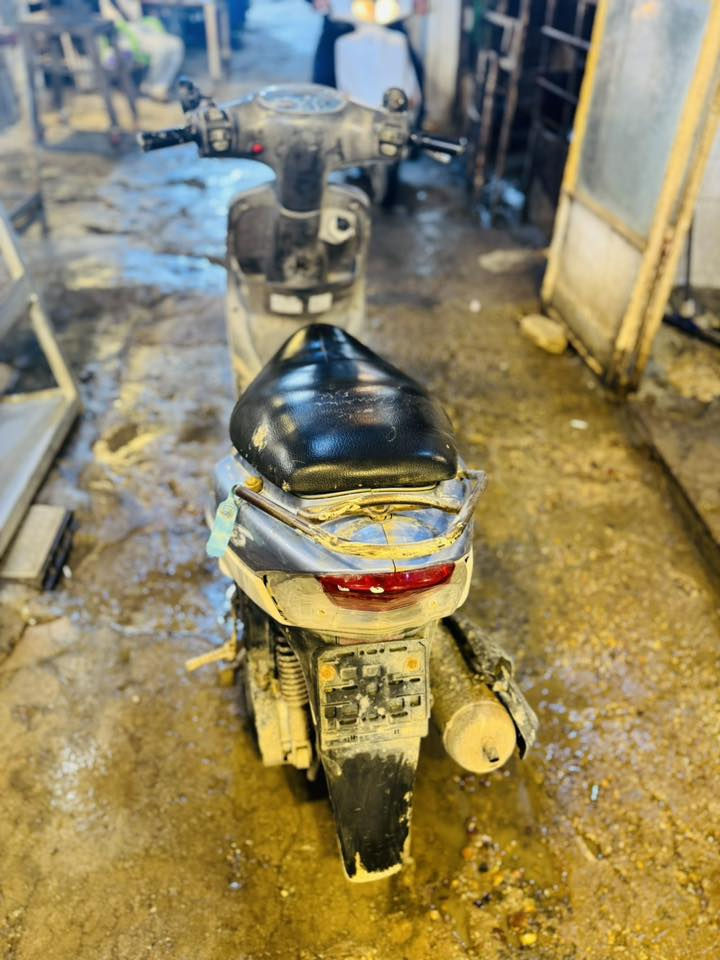 السلام عليكم ماكس منغولي مبدل بيها بس ولفات بيها نواقص بسيطه /شلعه معدل طيران  ختم واحد  / السعر خاص او الاتصال على الرقم ***********
