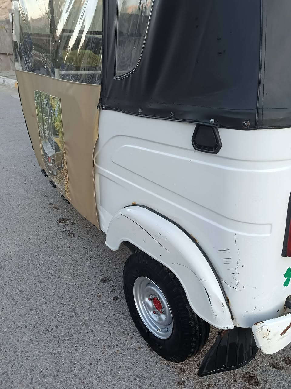 سلام عليكم شباب تكتك مديل 2022  شهر 7رقم وسنويه تكتك نضيفه اي نقص مابيه يعني بوجهك عل شارع وبلعافيه عل ياخذهه اني مكلف بل نشر لشراي يخابر ***********
