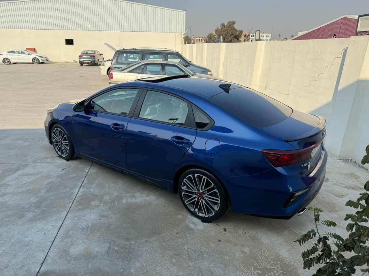 كيا فورتي ( ***********)
الفئة GT فول موصفات 
محرك 16 تيربو 
بيها قطعه وحده فقط جاملغ اليمين  قطعة واحدة 
ماشيه 67
الوحة اربيل خصوصي
اللون نيلي 
مادة المقعد جلد
عدد المقاعد 5
قطعتين تبريد
 السعر 152 بيها مجال موصل, نينوى
