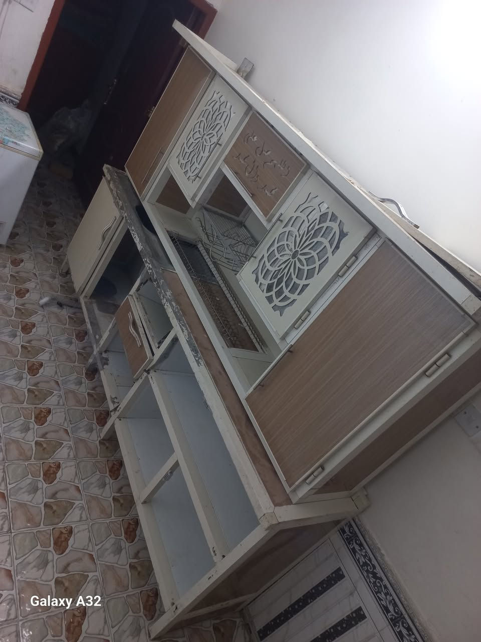 ياالله كاونتر للبيع الملحق 3 مترات والارضي 3 مترات  الملحق جديد نضافه 80% والارضي تعبان هيكل  السعر 200 وبي مجال المكان نجف البراكيه شارع المطار القديم  رقم الهاتف 👈 ***********

