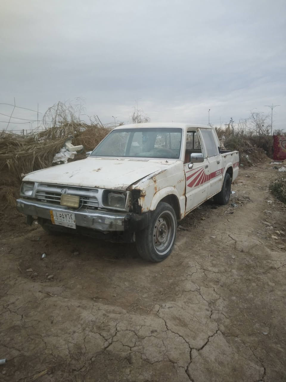 السلام عليكم سياره بيكم مديل ١٩٩١ لبيع رقمه ذي قار الماني الشرعي موجود بيه مكينه ثري واي وقير عادي سعره ١٢ ورقه وبيه مجال مكان السياره وسط قضاء الحي حي اسعيد رقم صاحب السياره ***********
