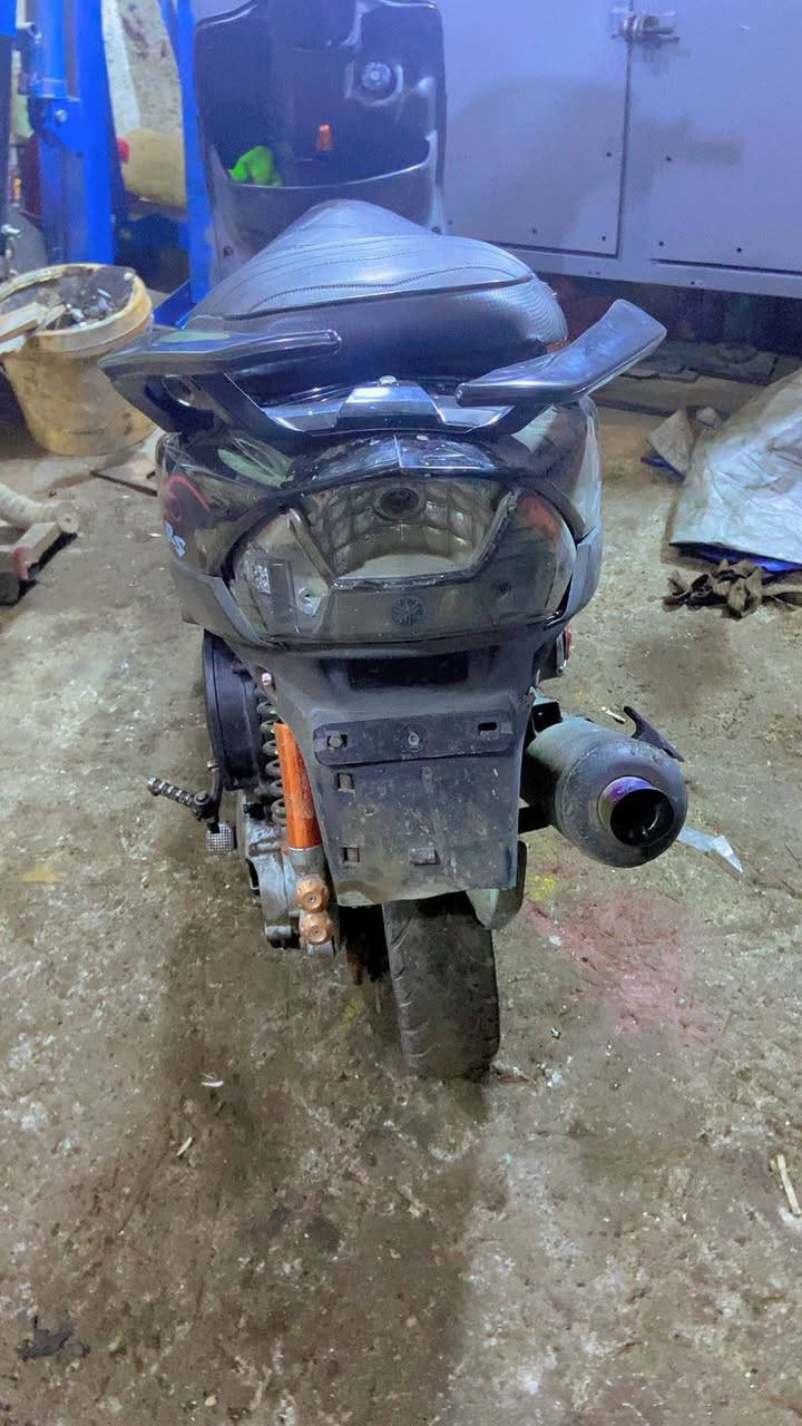 رياضية تزويد
دبلات امامية 
يدات بريك 
ستان صفح 
شيال مكينة 
دبل خلفي 
صالنصة fm 
تعلكة امامية 
ناقص بس السلف والسلف موجود بس يردله شد 
شالغة اول هندر 
سعرها ٥٥٠ وبيها مجال 
مكاني بغداد النهضة 
***********
