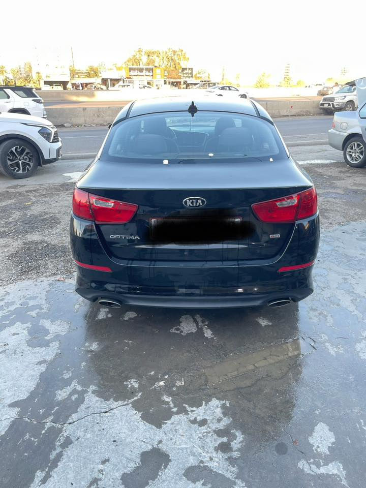 السلام عليكم سيارة للبيع نوع كيا اوبتما موديل 2014محرك 2400وارد كندي سيارة مكفولة كير محرك على وضع الشركة استخدام شخصي حادثها فقط دعامية كما موضح بالمنشورصور الحادث وبيها رش صبغ باب السائق اثر شخوط السيارة باسمي رقم بغداد الإنكليزي سنويه 2030 رايدها 110وبيها مجال للتواصل على الرقم ***********
