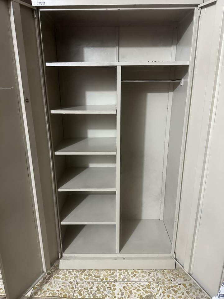 لوكر بابين نظيف جدا ب120الف ***********المشتل
