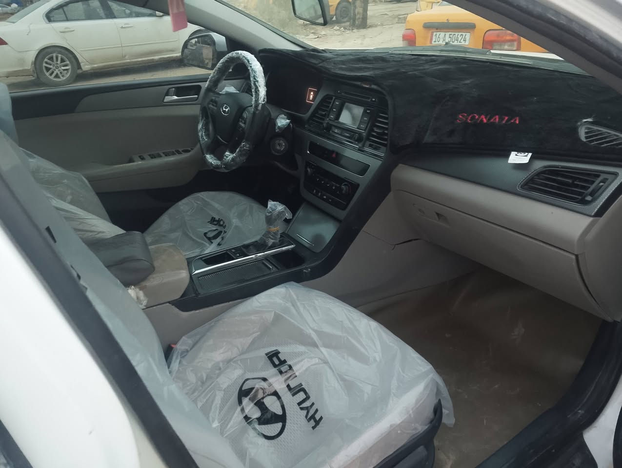 السلام عليكم سوناتا موديل 15 خليجي محرك 2400 دوش سياره بيها صبغ عام بدون شواصي رقم بابل مكان السياره الديوانيه السعر 110 وبيها مجال     رقم الهاتف***********
