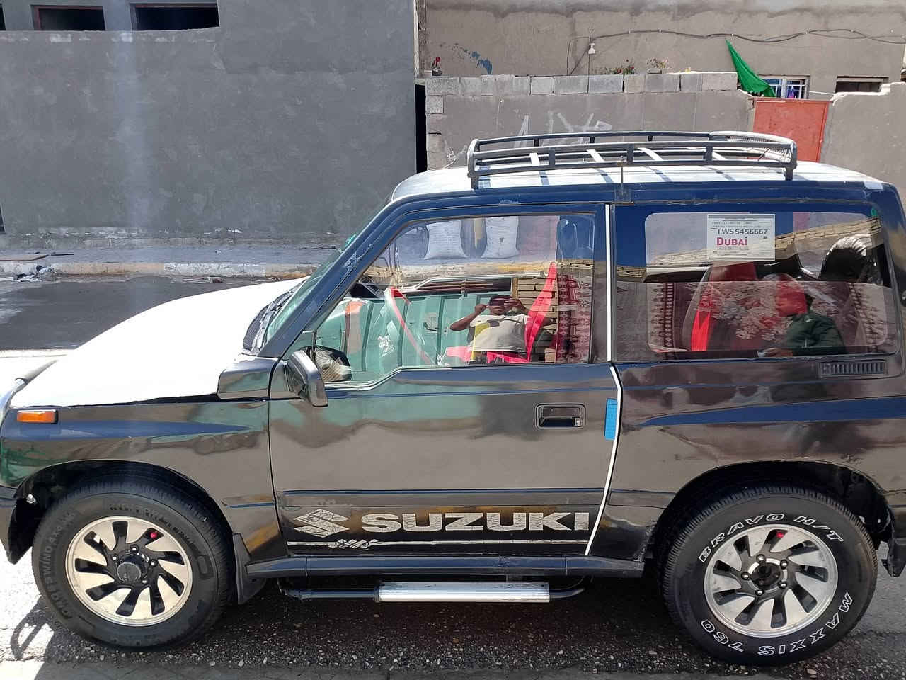 السلام عليكم سيارة ساسوكي للبيع موديل 1995 محرك ونجي حاوية رقم بغداد مشروع وطني الاستفسار عل الرقم***********
