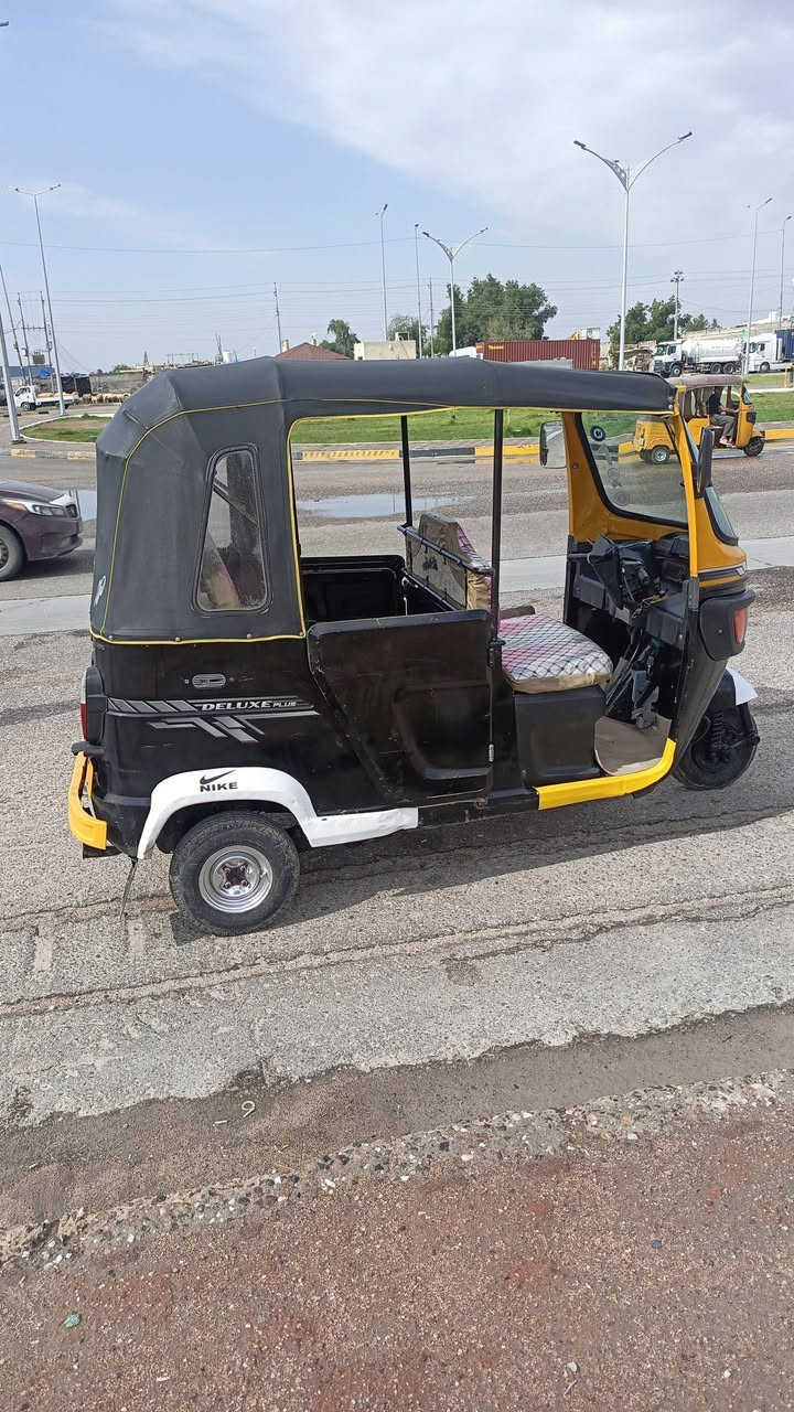 السلام عليكم للبيع تكتك تي في اس رقم وسنويه  شرط لتحويل مديل 2021/6مكفوله مكان بصره رقم لهاتف *********** لسعر 6500وبيه مجال قليل
