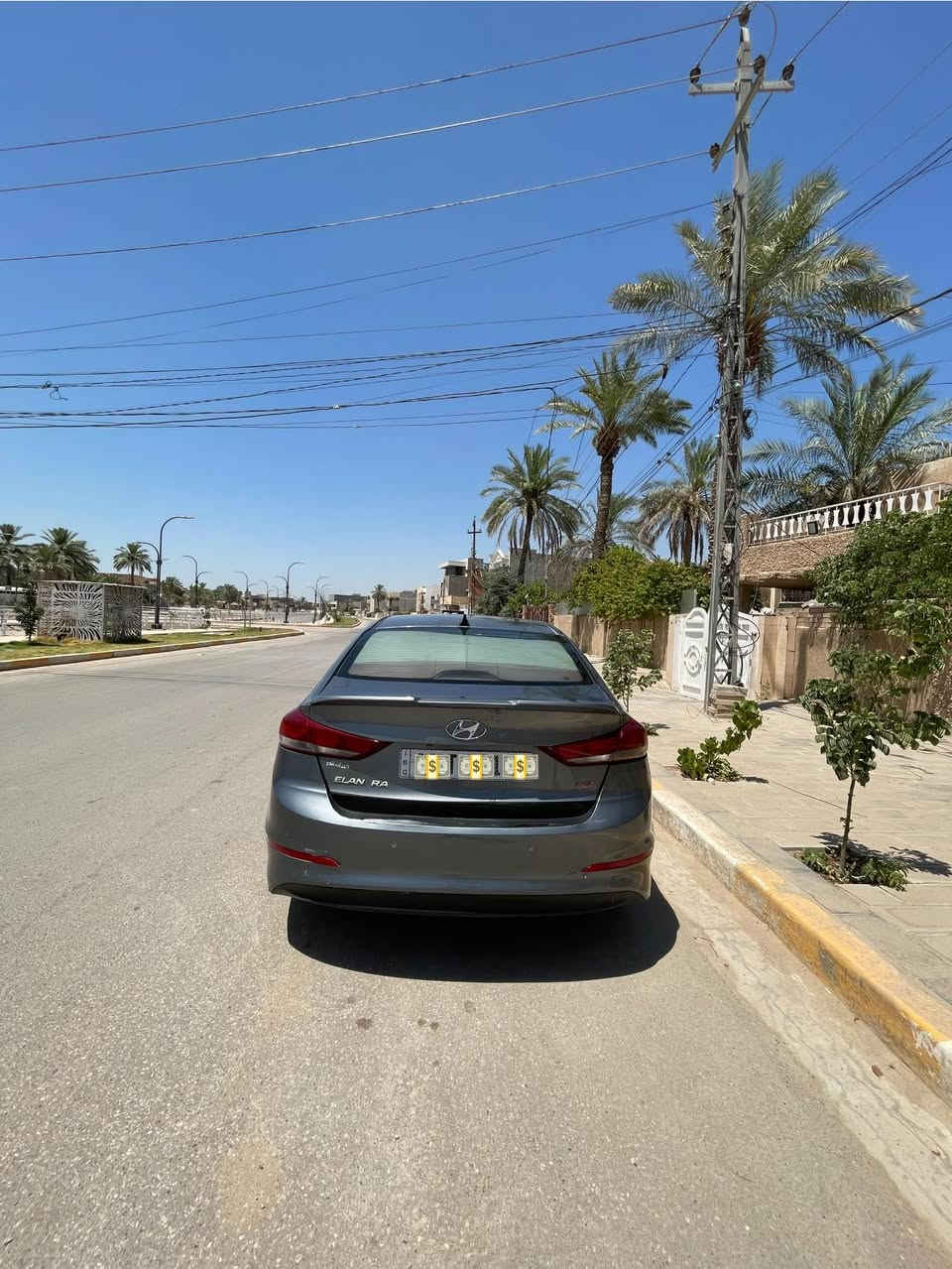 السلام عليكم 
للبيع الانترا 
خليجي 2017
رقم بغداد E
بسمي دولي
فول 1/1🔋
بيها جاملغ 
+باب 🚪
مكاني حله 
السعر 101💵
استفسار ***********❤️📞

