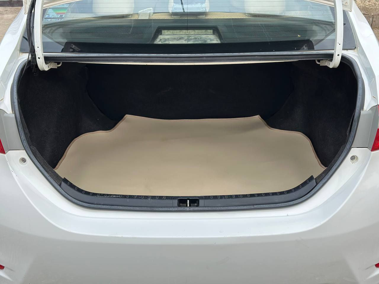 السلام عليكم 
كورلا 2015 شركه عامه  رقم بغداد باسمي
ماشيه 155محرك 1.600
كير ومكينه كفاله وحداديه 
فقط صبغ شبر بالبنيد السونار مرفق السعر 148$مجال بسيط مكان السياره كوت***********
