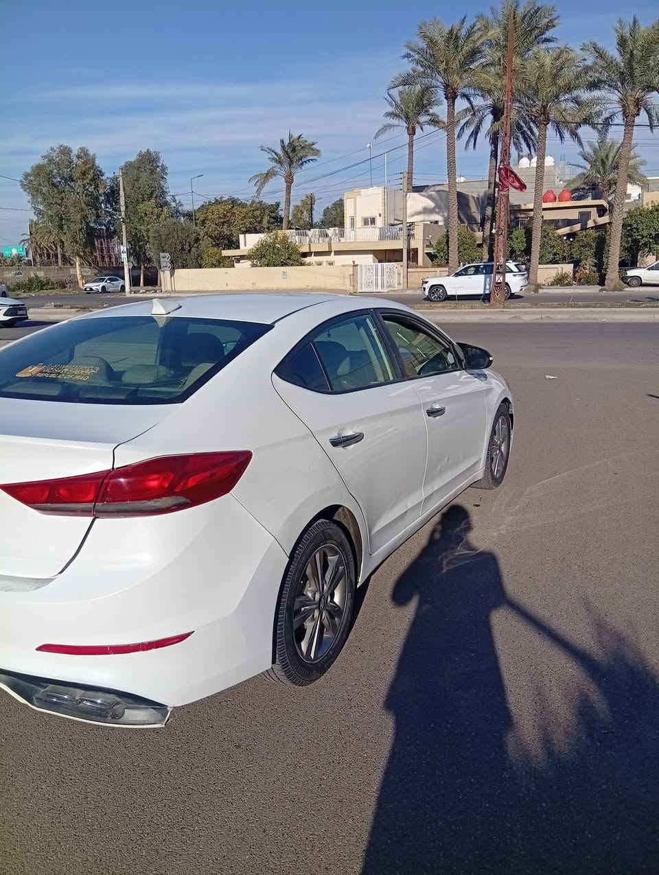 النتره 17 امريكي حدثها جملغ يمنه السياره بيها قطقتين اثار تكشير مكان السياره بغداد *********** ,110وبيها مجال
