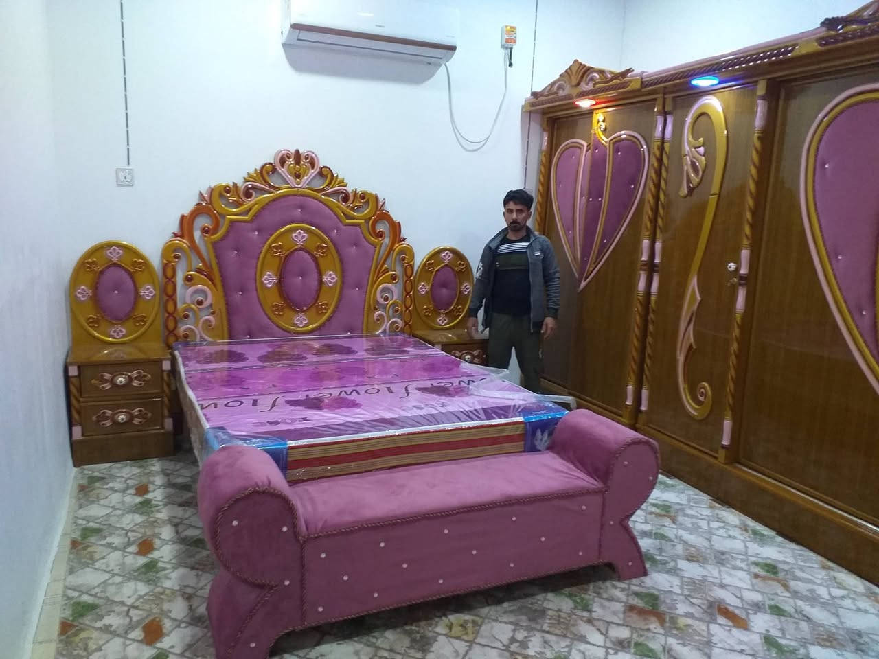 نجارة امير رماحي
غرفه ٦ابواب سلايت شغل تزكام وجه أو كفه صاج ٥ملم صبغ حراري للحجز والاستفسار على رقم أو صفحه أو واتساب ***********
