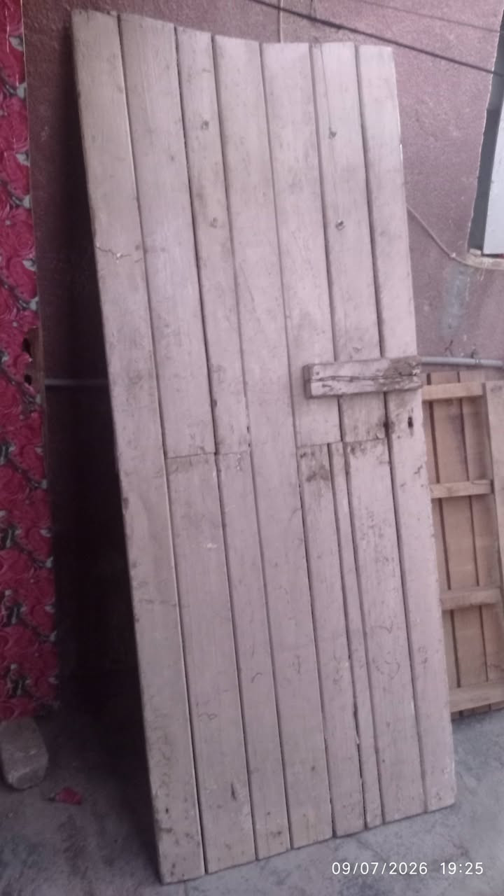 بيبان للبيع اثنينهن 25 والحمره نضيفه وسكيبه ب10 الاسكان ***********
