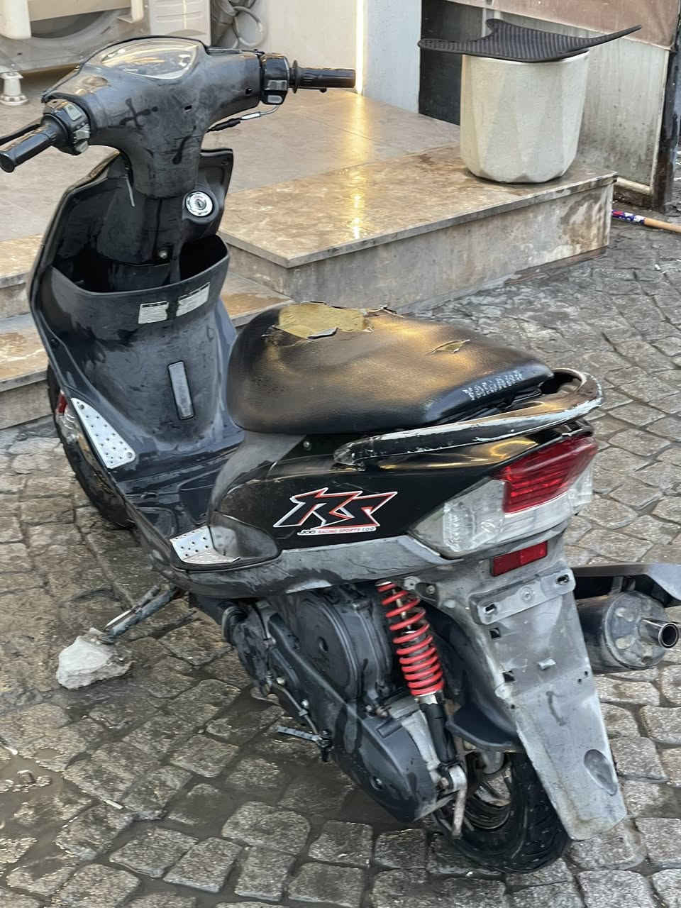 اسلام عليكم
ماكس عدله بلاديه 
سلف كابريتر بلاد
مكينه ممفتوحه 
الدراجه شلعه ومعدل 
مكينه ناعمه بيه صالنصه رياضي اف ام
معروضه ب600 وبيهه مجال 
*********** مكاني بغداد
