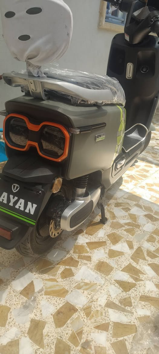 السلام عليكم 
مطور شحن شركة الريان 
بطارية ليثيوم 🔋 
مفتاحين بصمتين تشغيل عن بعد 
مثبت سرعة 
منفذ شحن USB
٣ سرعات 
شاحنة اصلية 
المطور ما مفتوح وضع شركة
وقافية جانبي و وسطي
السعر ٩٠٠ وبينو مجال 
للتواصل  خاص


**إذا كنت صاحب هذا الإعلان وتريد حذفه لأي سبب، رجاءا أرسل رسالة إلى الدعم الفني**