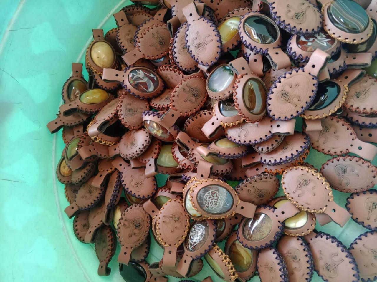 سعر القطعه ٢٠٠٠ دينار جمله فقط لصحاب البيجات لناس على باب الله الفحص أمام المندوب يوجد توصيل لجميع المحافظات رقم الحجز الواتساب ***********
