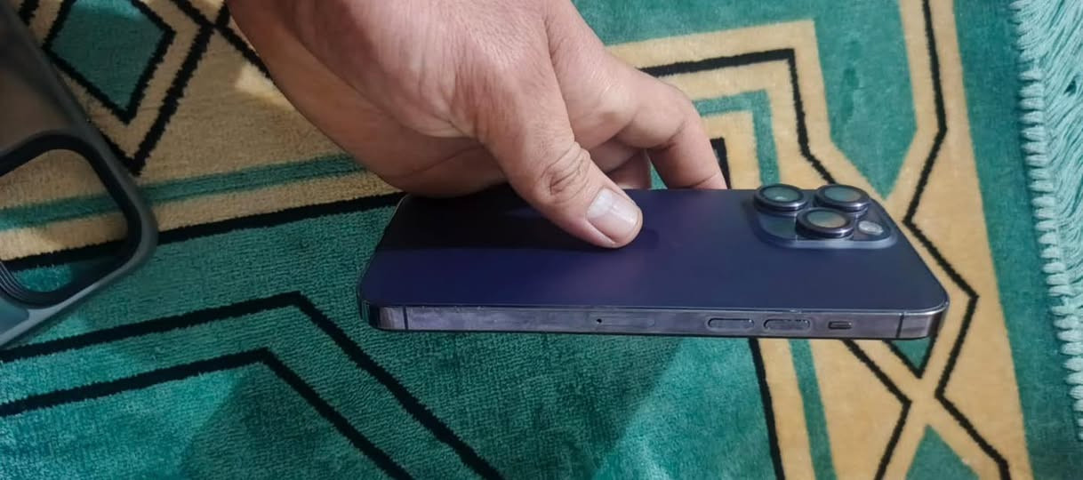 يفون 14 بروماكس  للبيع امبدل بطاريه كامل هوه وكارتونته و يرهم إقصاد و يرهم نقد ‭***********‬
