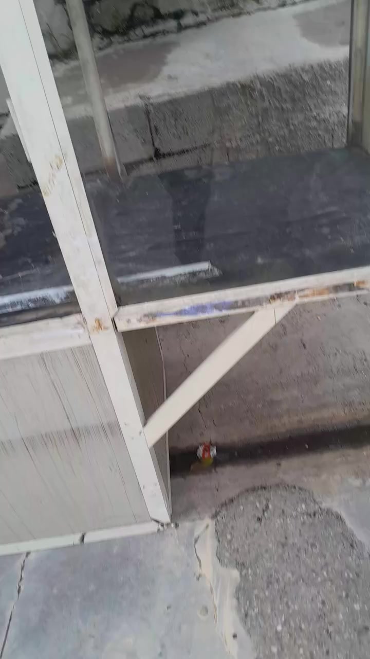 ***********. عيني هاي العربانة زايد قاعدة وتايرات اربعة السعر ١٥٠
