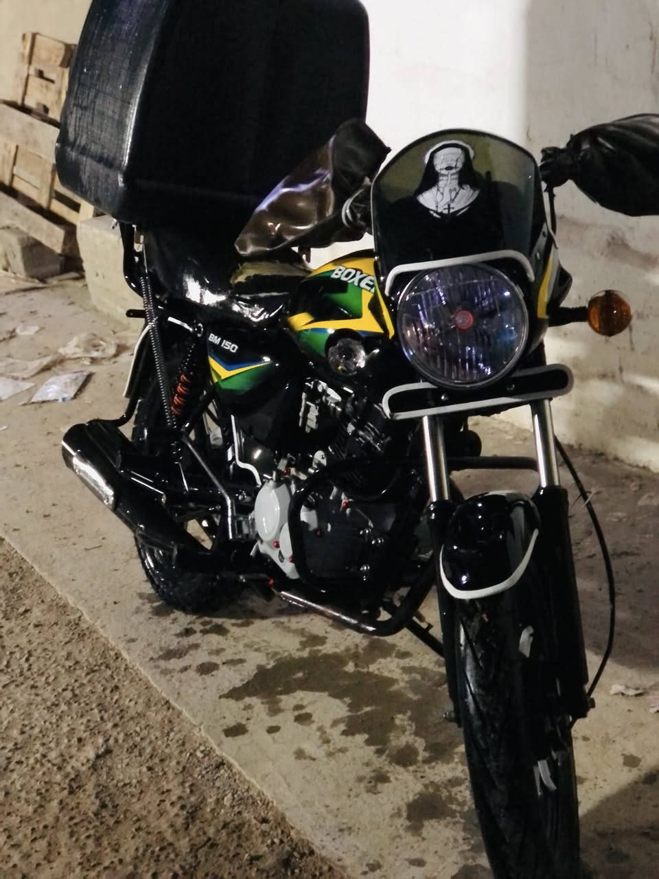 السلام عليكم
بوكسر كلاسك 

موديل 2023 

دراجه ممفتوحه 

اوراق ضايعه

تكفل سرقه 

تكفل عشاير

ما نقصها شي 

بس صفاحيه وحده

و شاير عندي جدد لكزز 

بيها شلعه ومعدل تخبل 

مكاني بغداد الشعب 

السعر 1 مليون وبيها مجال

واتساب ***********

واتساب ***********
