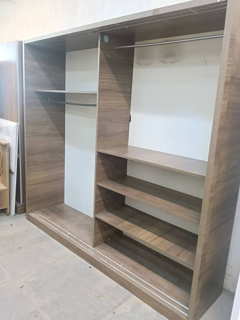 ‎غرفة نوم مستعملة🇹🇷
 نضافة 90 ٪💯فول نضافه
عدد القطع /5
نضام / سلايت💢
سعرها /375
شد ونقل داخ‎ بغداد, العراق


**إذا كنت صاحب هذا الإعلان وتريد حذفه لأي سبب، رجاءا أرسل رسالة إلى الدعم الفني**