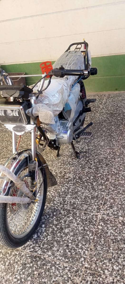 سلام عليكم تايكر 26 نضافه فول شلعه ومعدل خير من الله لون مميز  اورق كمله مكاني ديالى الخالص سعر 825 بيه مجال ***********
