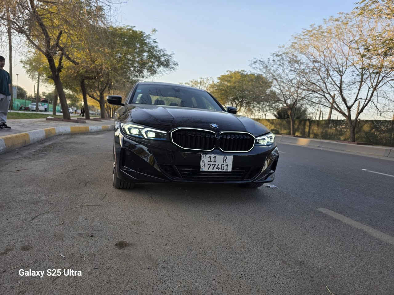 السلام عليكم
للبيع BMW 330e موديل 2024

فول أعلى فئة بالمواصفات
محرك 2.0 توين باور تيربو  292 حصان والعزم 420 نيوتن

السياره تعمل بنظام (البنزين + هايبرد + كهرباء) اقتصادية جداً
مع امكانية شحن السيارة بالكهرباء تقطع مسافه من 30 الى 45 كيلو 

ماشية9 الاف فقط ميل  ا
 
4.فتحة سلايد روف
5.داتا شو Head Up Display (يعرض بالجامه الامامية)
6.نظام صوت فاخر Harman/Kardon Logic 7
7.شاشة كبيرة متصله خاصه بموديل 23 و24
8.فتح الصندوك بالقدم 
9.لايت ليزر اصلي داينمك
10.كشنات جلد لون جملي Camel + الكشنات كهرباء وخزن ميموري 
11.تدفئه بالمقود والكشنات
12.تصعيد وفتح الزجاج بالبصمه
13.حساسات امامي خلفي جانبي
14.اضاءة محيطية متغيرة الالوان
16.نظام تعتيم بالمري Auto Dim
17.شفتات بالمقود
18.شاحن تلفون وايرلس
19.نظام الترحيب عن الاقتراب من السيارة
20.ابل كار بلي وايرليس
21.رادار امامي
22.رادار النقطة العمياء
23.رادار الخروج عن المسار

ضررها جاملغ  الامامي وبنيد امامي  وتم  تبديلهم  نفس  اللون
جميع الايرباكات  تبديلهم اصلي

السعر 280 ورقه  وفيها مجال  للجاد. بل الشراء
مكان السيارة بغداد
***********
