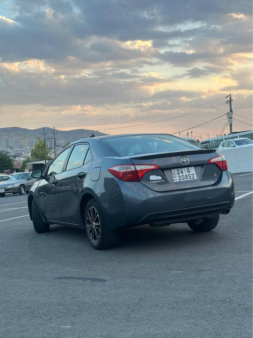 ‏Toyota 
مودیل: Corolla S 
سنة الصنع :2015
مواصفات :S Sport
سعر : 107 بيها مجال قليل
المسافة المقطوعة :100
حالة سياره بيها بوند سبخ و تعديلين سقف بيها شوي تكحيل كير محرك شرط للمزيد من المعلومات يرجى الاتصال على : *********** دهوك, العراق
