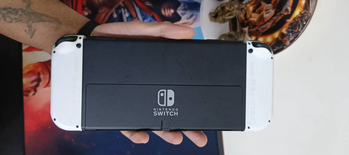 جهاز نيتندو سويج1نسخه الاولد
‏كلش نضيف الجهاز وضع الوكاله ابيعك
‏جهاز مهكر نضامين تكدر تلعب اوفلاين واون لاين مثل ماموضح بوحده من الصور يجي ويا رام سانديسك الاصلي المخصص لنيتندو ولزمه شاشه جلاتبن تفصال شاهد الله مامستخدم الا شي قليل لان جبته وماعجبتني حصرياته من الاخير واني جنت اكس بوكس ويا جويستكات تجاري مشتريهن حتى ما استخدم الاصليات+حقيبه ويا وبلنسبه للالعاب جاي انزله من الموبايل اي لعبه تعجبني والعب اذا تريد قبل لتاخذه اخليلك العابك كلشي موضح بلكلام اضن وبل صور ماله داعي تطب تكلبه تحقيق وتعبني اريد مراوي بجهاز ثاني او حتى لو محمول بس غير نيتندو واذا جهاز زين انطي فرق بسيط مكاني ناصريه وتوصيل عندي


**إذا كنت صاحب هذا الإعلان وتريد حذفه لأي سبب، رجاءا أرسل رسالة إلى الدعم الفني**