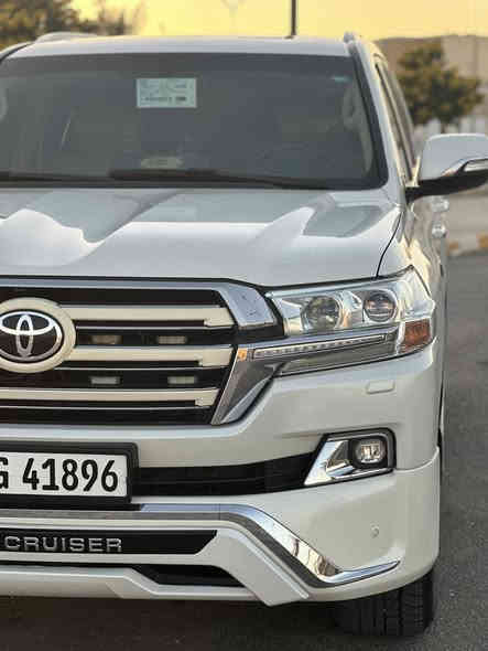 سلام عليكم
لاندكروزر 2017
GXR
ساز
V6
كلين تايتل
بيها كارت تكحيل فقط 
ماشية 104Km
2 ايرباك
سيارة بأسمي تحويل او وكالة نفس اليوم 
***********
غير متواجد على النت
