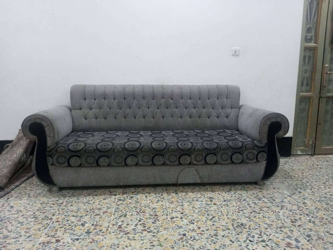 تخم للبيع سعرة 150 مكانة المسارة الولى ***********
